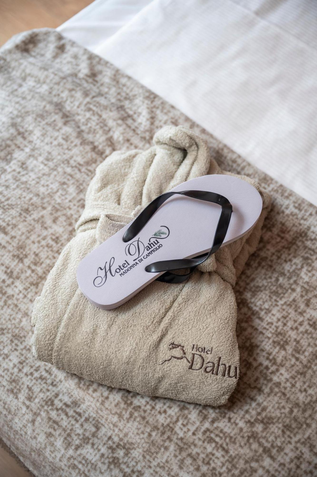 Hotel Dahu Madonna di Campiglio Ngoại thất bức ảnh